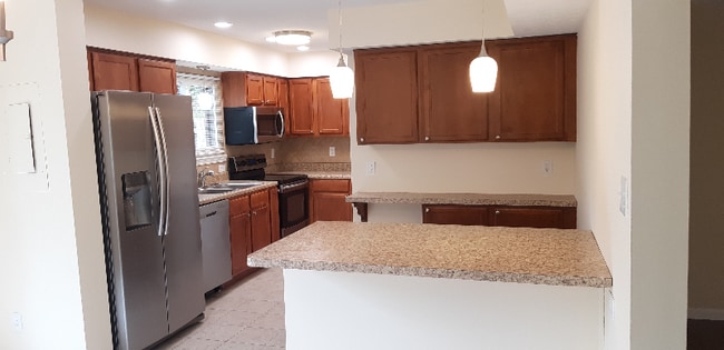 Building Photo - 1562 Malibu Pl