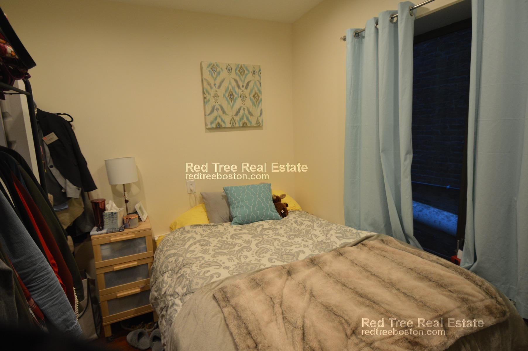 Building Photo - 1203 Beacon St