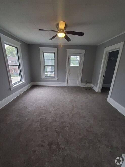 Building Photo - 509 Parkview Dr