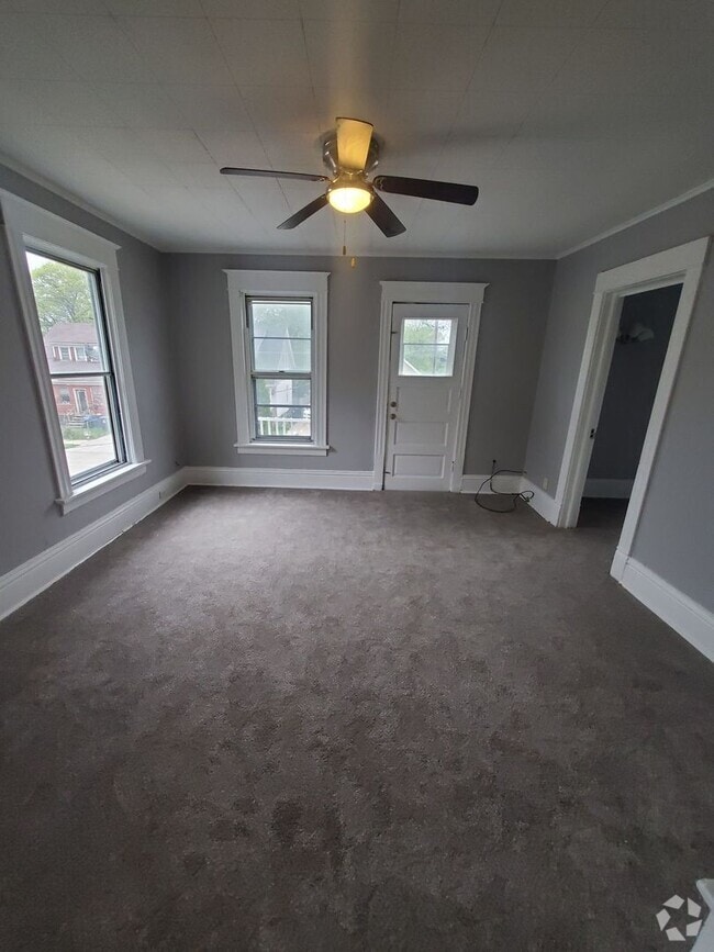 Building Photo - 509 Parkview Dr