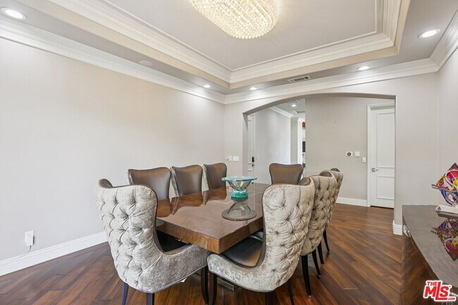 Building Photo - 27048 Triumph Ave