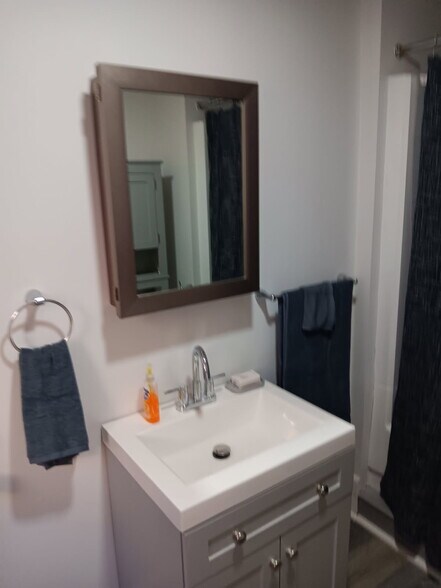 Building Photo - 162 Prospect Ave