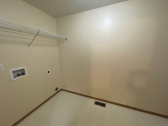 Building Photo - 4999 Honestus Dr SE