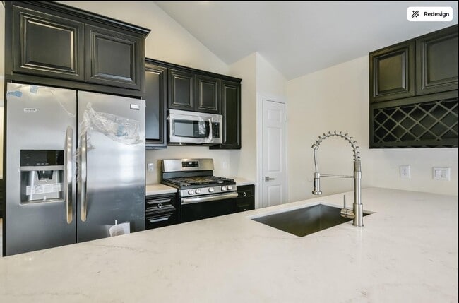 Building Photo - 6325 Southwood Ct N