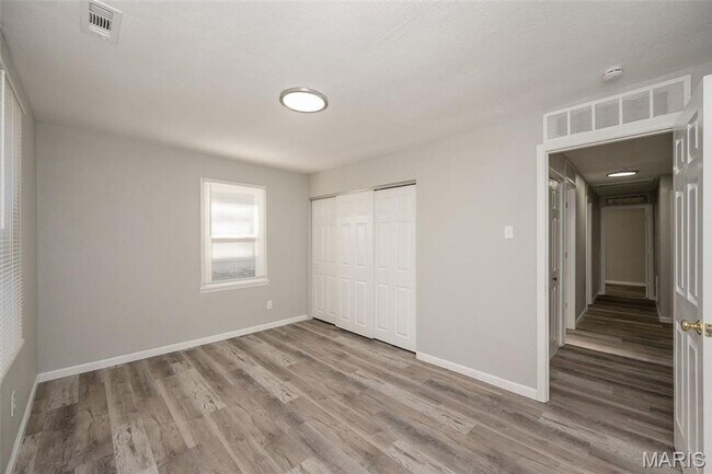 Building Photo - 9813 Winkler Dr