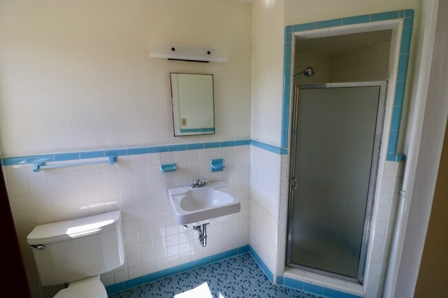Building Photo - 105 E Xavier-