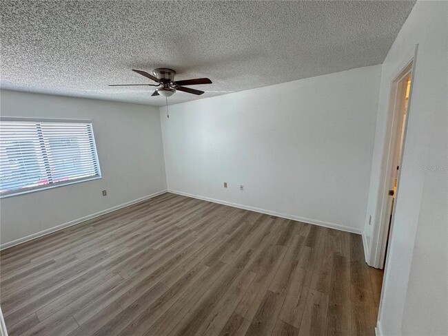 Building Photo - 5047 Vineland Rd