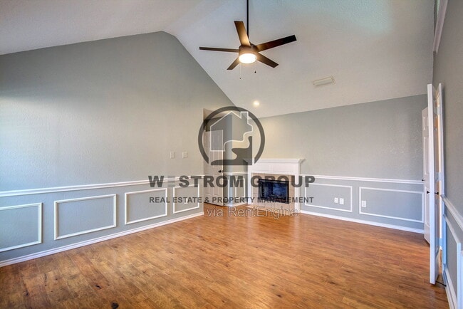 Building Photo - 3914 Meadow Dr