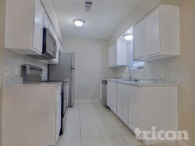 Building Photo - 5929 Birchhill Rd