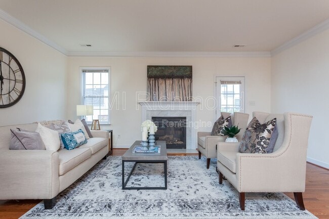 Building Photo - 6909 Stratford Townes Way