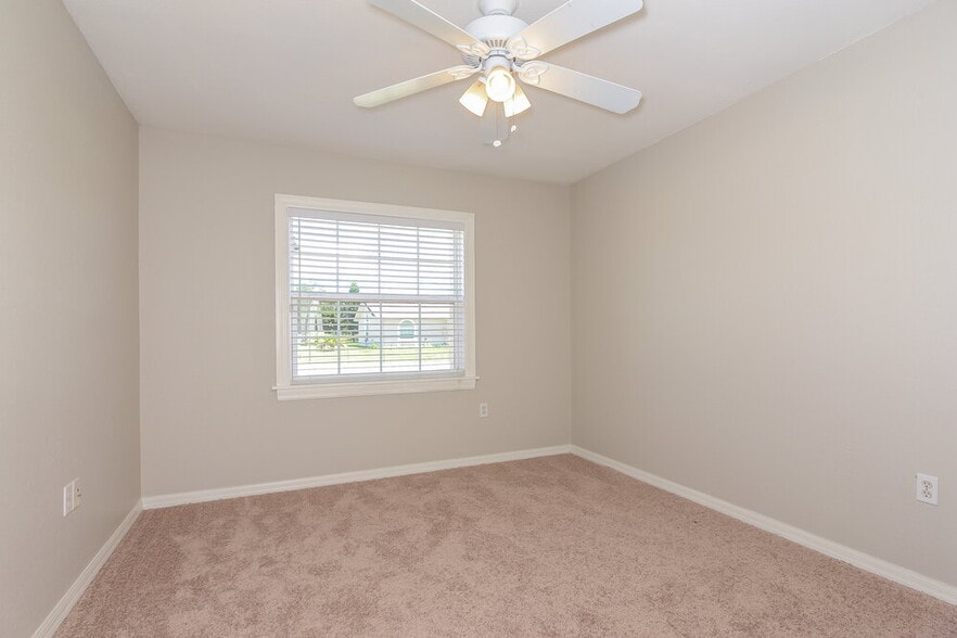 Building Photo - 4243 Tall Oak Ln