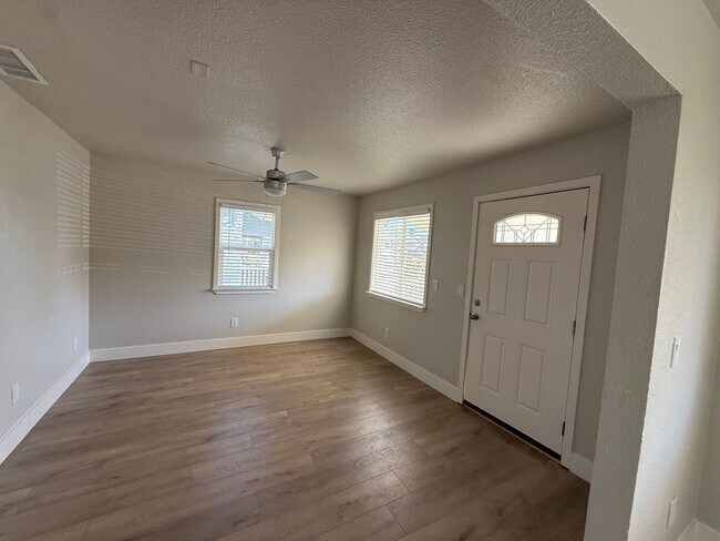 Building Photo - 3 Bed| 2 Bath | 1153 SF | Private Driveway | Single Story | Tenant pays $175 monthly for WS&G