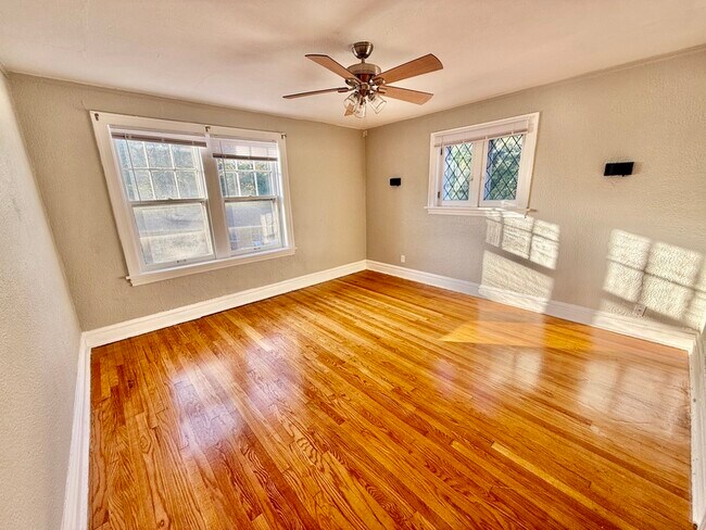 Building Photo - 1240-72 Hawthorne Pl