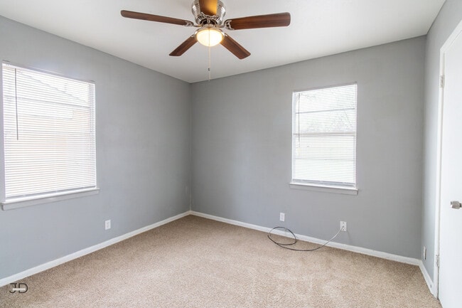 Building Photo - 1708 Cimarron Trail