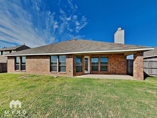 Building Photo - 1936 Ridgecrest Dr