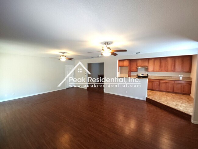Building Photo - Wonderful 3bd/2ba Home near Whitney & Watt Avenue