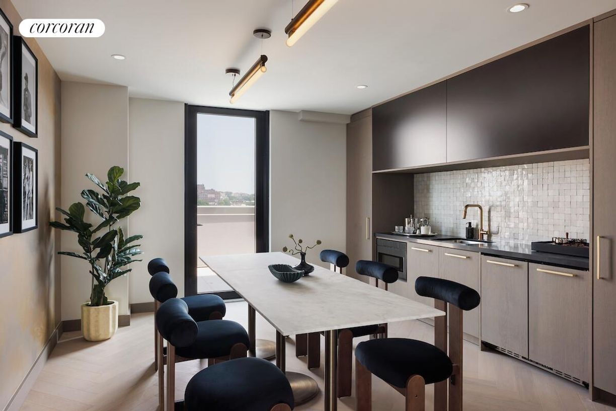 Building Photo - 380 4th Ave