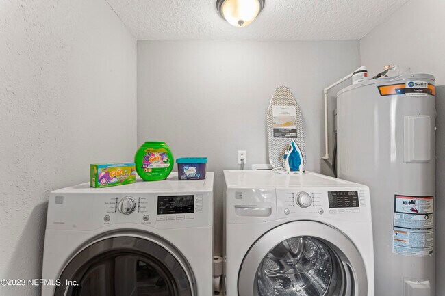 Building Photo - 1905 Niblick Dr