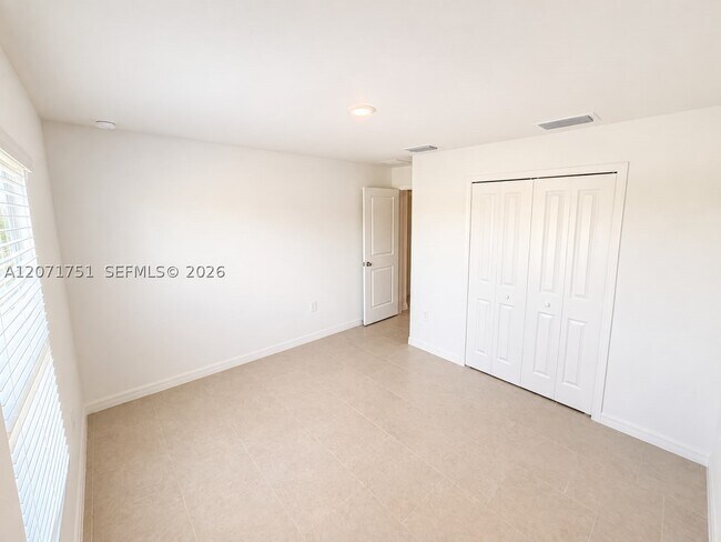 Building Photo - 17293 Cantu Ct