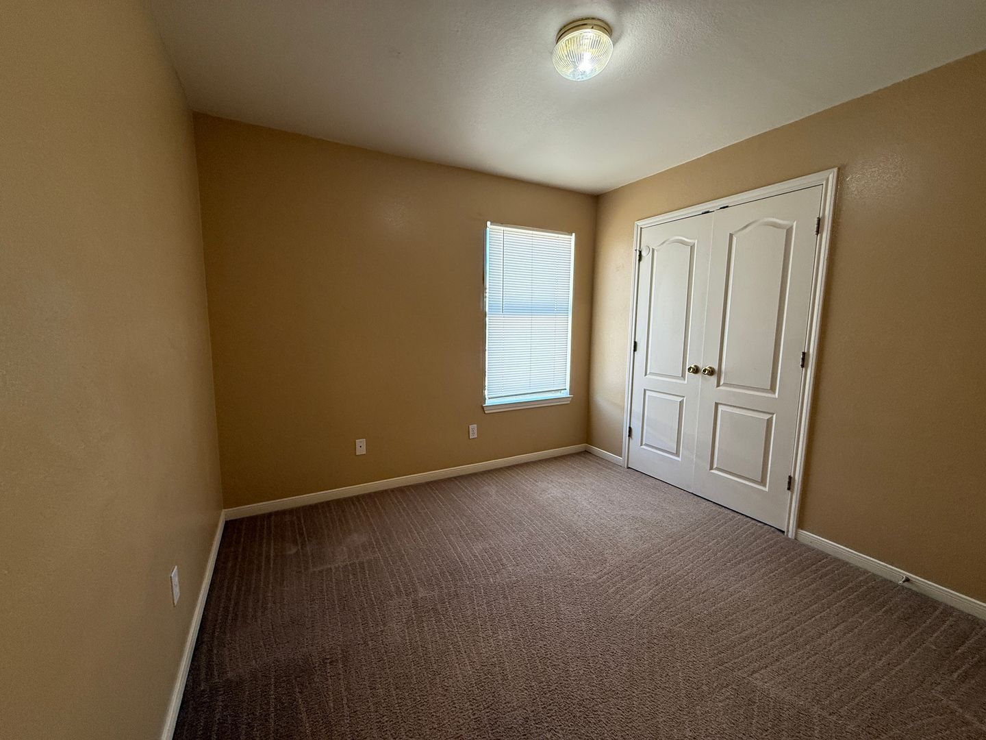 Building Photo - 711 S Amy Ln