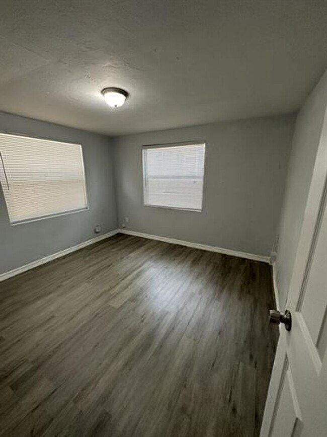 Building Photo - Affordable 3 Bedroom Home