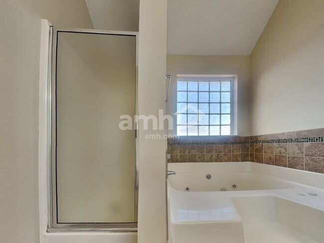 Building Photo - 4298 Persian Ct