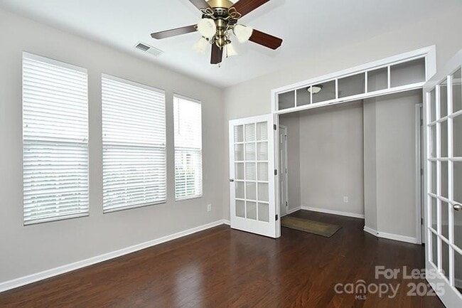 Building Photo - 8204 Viewpoint Lane