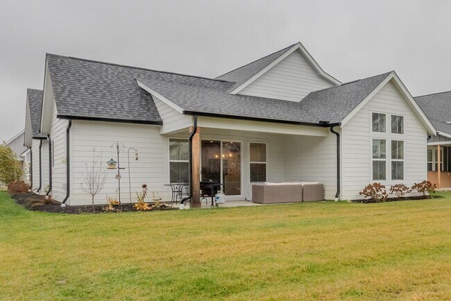 Building Photo - 8838 Eliot Dr