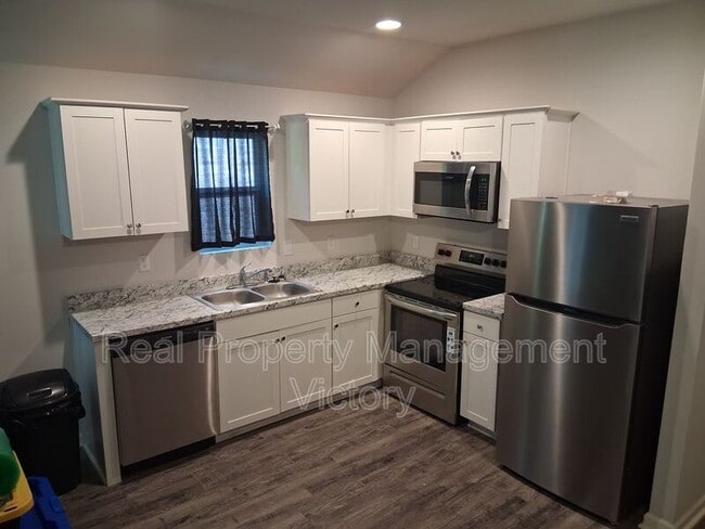 Building Photo - 12516 Waterbury Way
