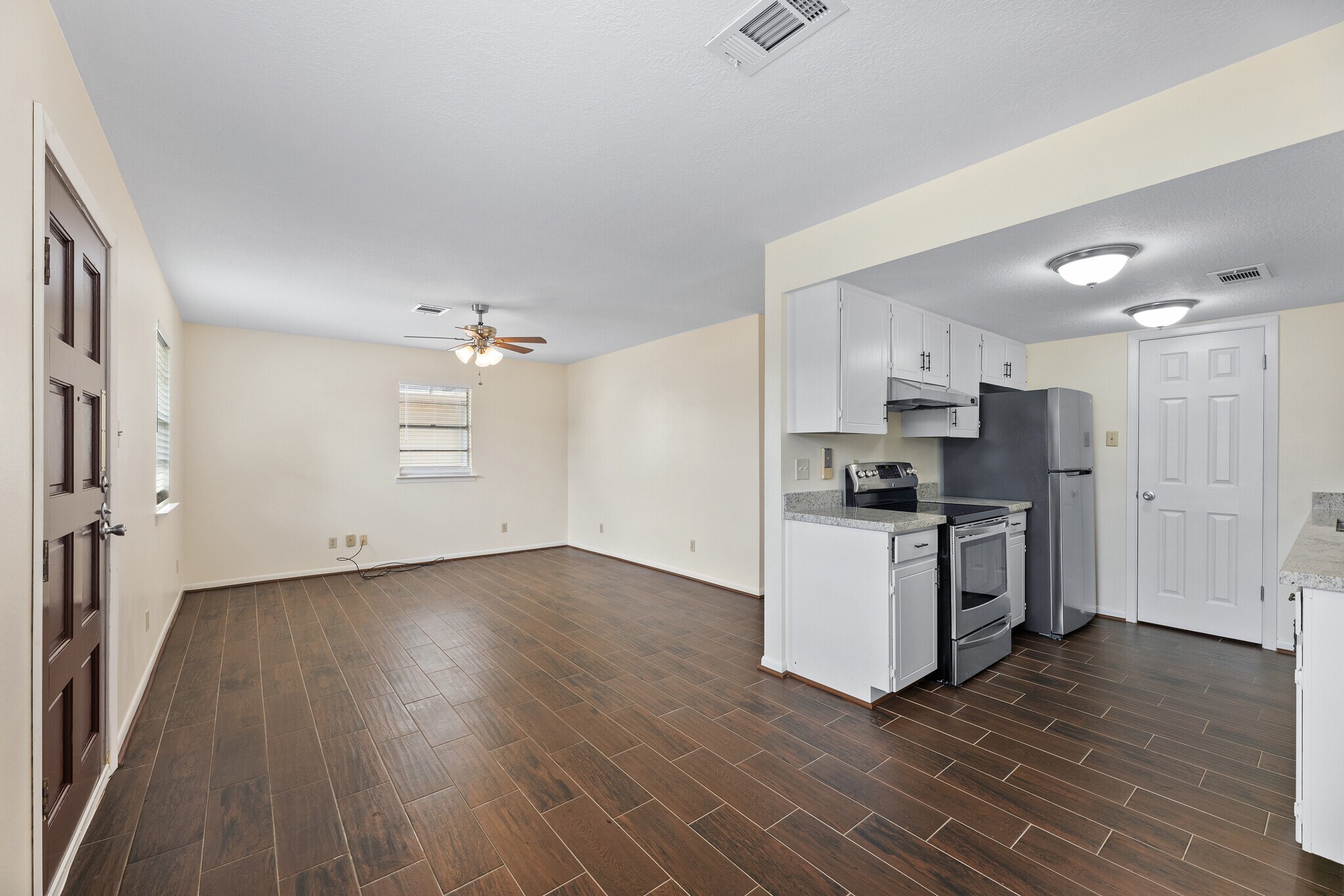 Building Photo - 717 Cedar Bayou Rd