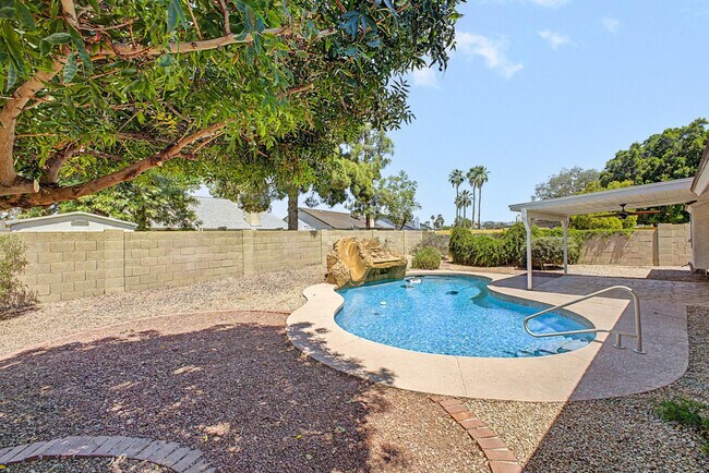 Building Photo - 4812 E Gary St