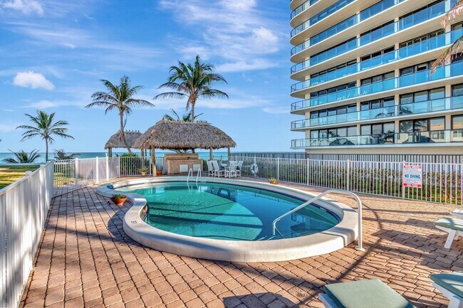Building Photo - 2711 S Ocean Blvd
