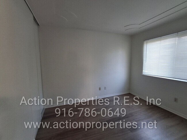 Building Photo - Antelope R.V. Parking, Single Story: Large Yard: RV Parking: 3 Bed, 2 Bath - Foothill Farms/Antelope