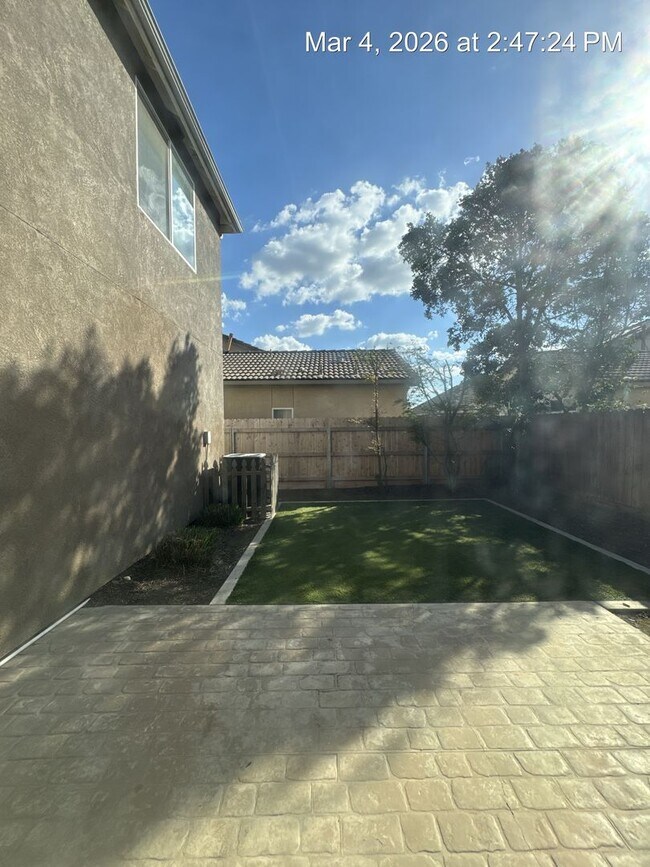 Building Photo - Gorgeous NW Visalia home located in Avalon gated community!  Available Now !!