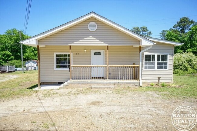 Building Photo - 201 Smith Dr