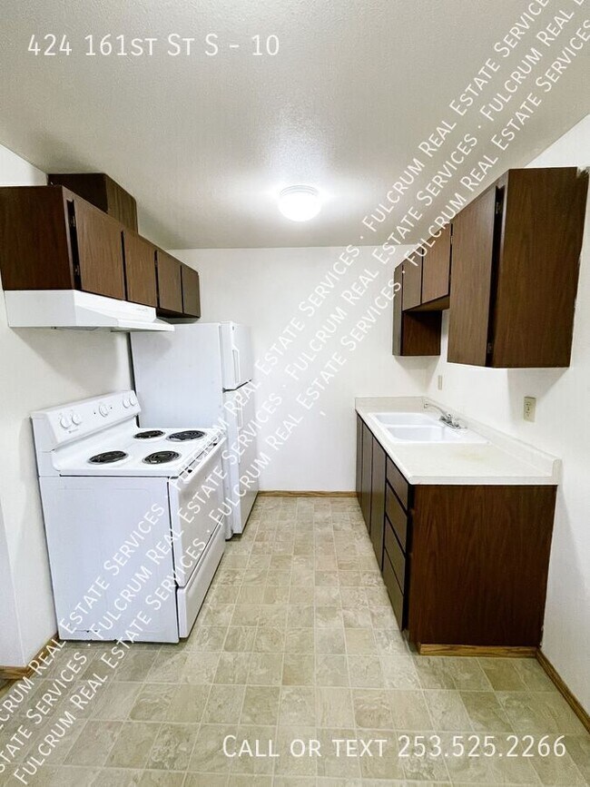 Building Photo - 424 161st St S