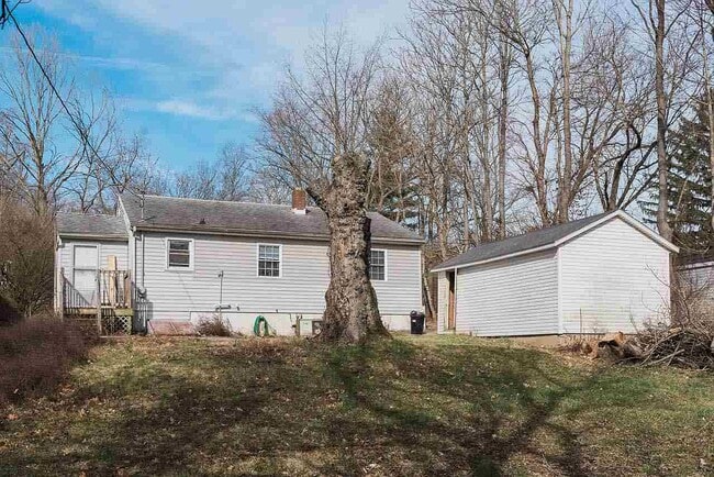 Building Photo - 2301 S Milton Dr