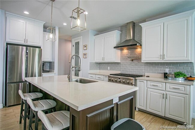 Building Photo - 22 E St