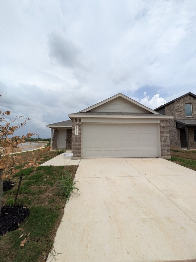 Building Photo - 19004 Encanto Aly