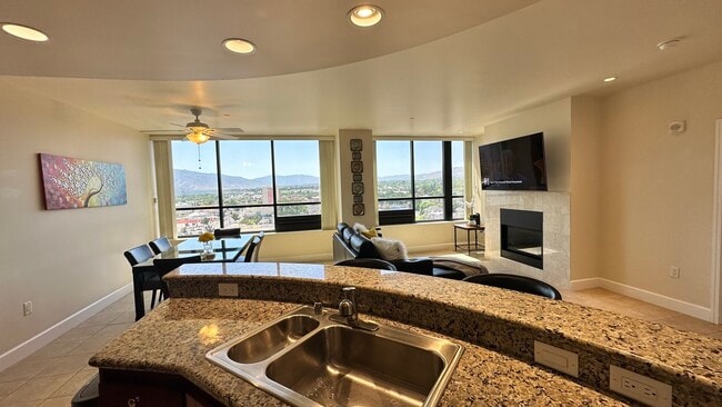 Building Photo - 450 N Arlington Ave