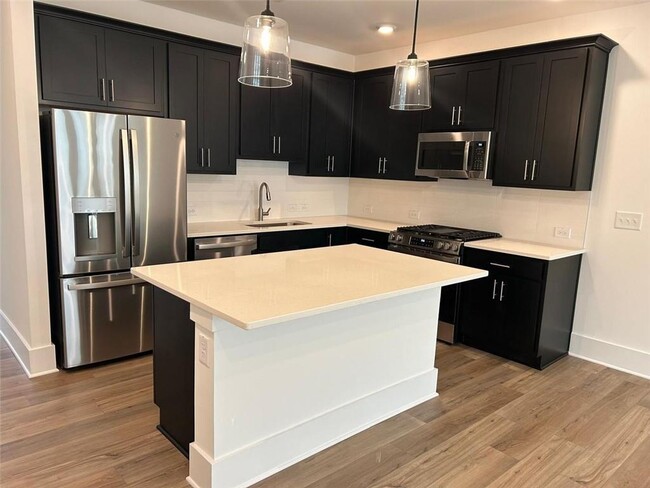 Building Photo - 1582 Driggs Dr NW