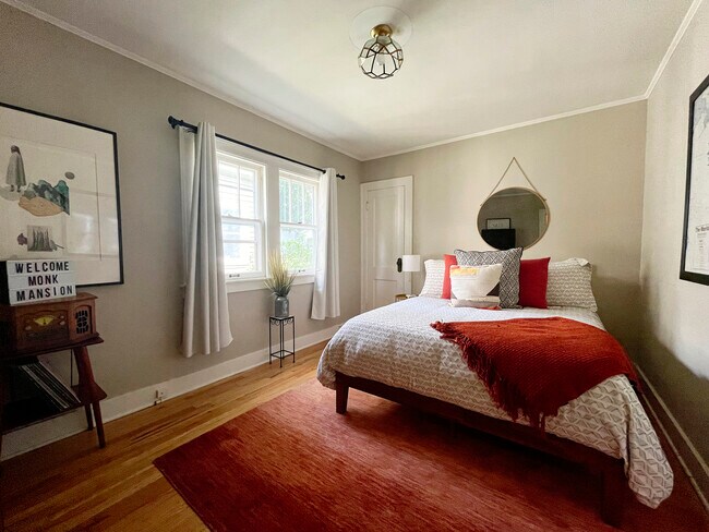 Downstairs Bedroom - 350 Glenhaven Ave NW