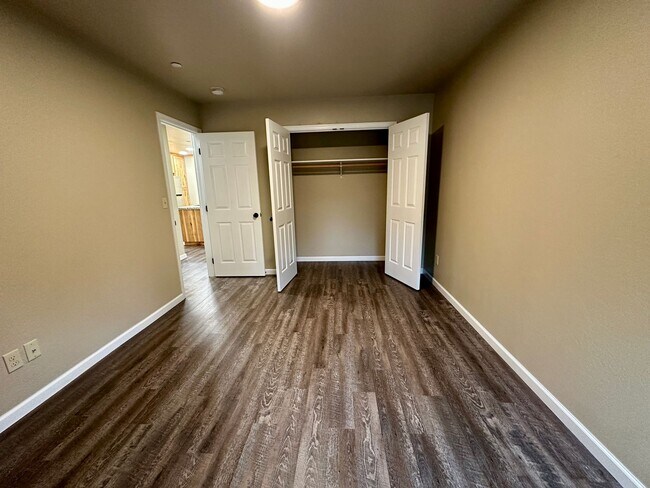 Building Photo - 259 Hodgson St