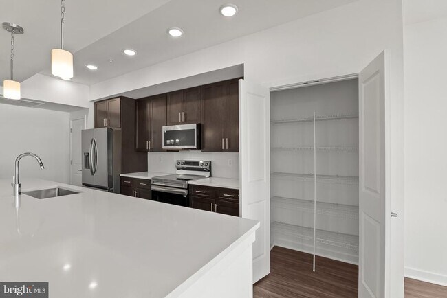 Building Photo - 714 Iron Frg Rd