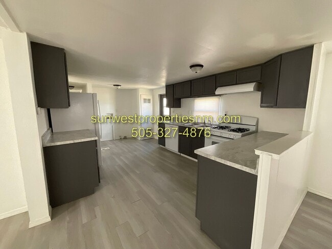 Building Photo - 3 Bedroom, 2 Bathroom Mobile Home