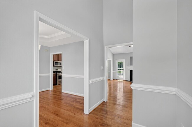 Building Photo - 147 Watersedge Ln