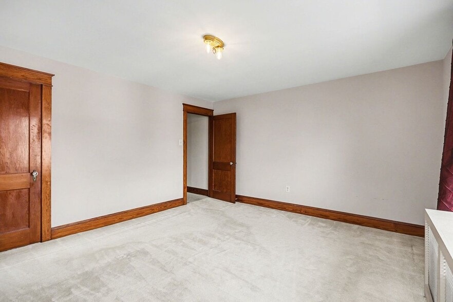 Building Photo - 144 Seminary Ave