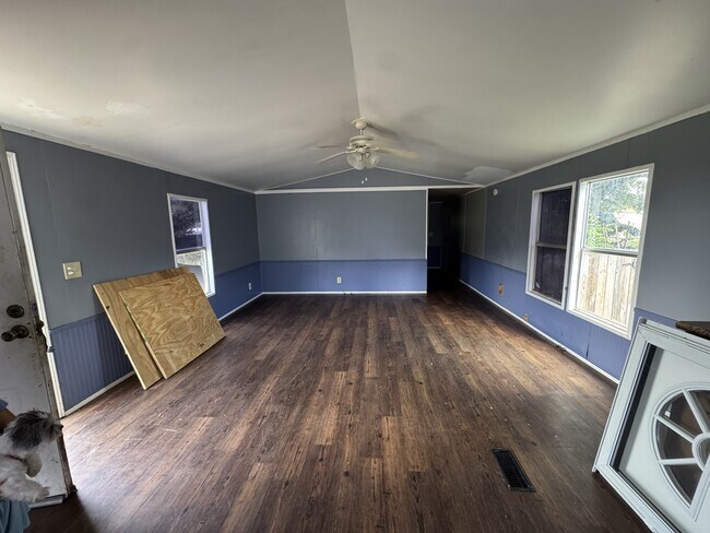 Building Photo - 125 Brina Ln