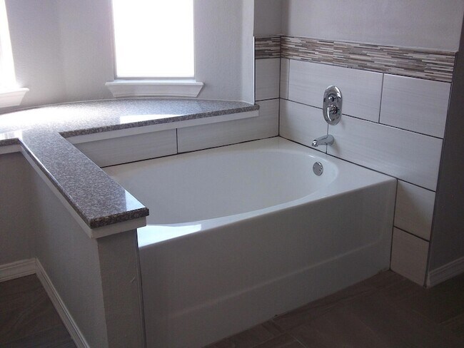 Building Photo - 12249 Gaudi Way