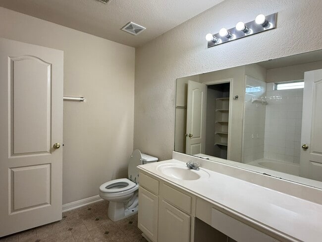 Building Photo - 15407 Western Skies Dr